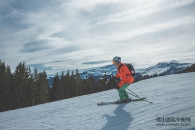 來看啦喂！教你如何選購滑雪服